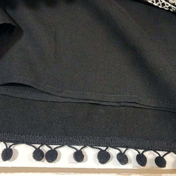 Umgee embroidered bird and flower boho mini skirt fully lined woman's size large - Picture 12 of 13